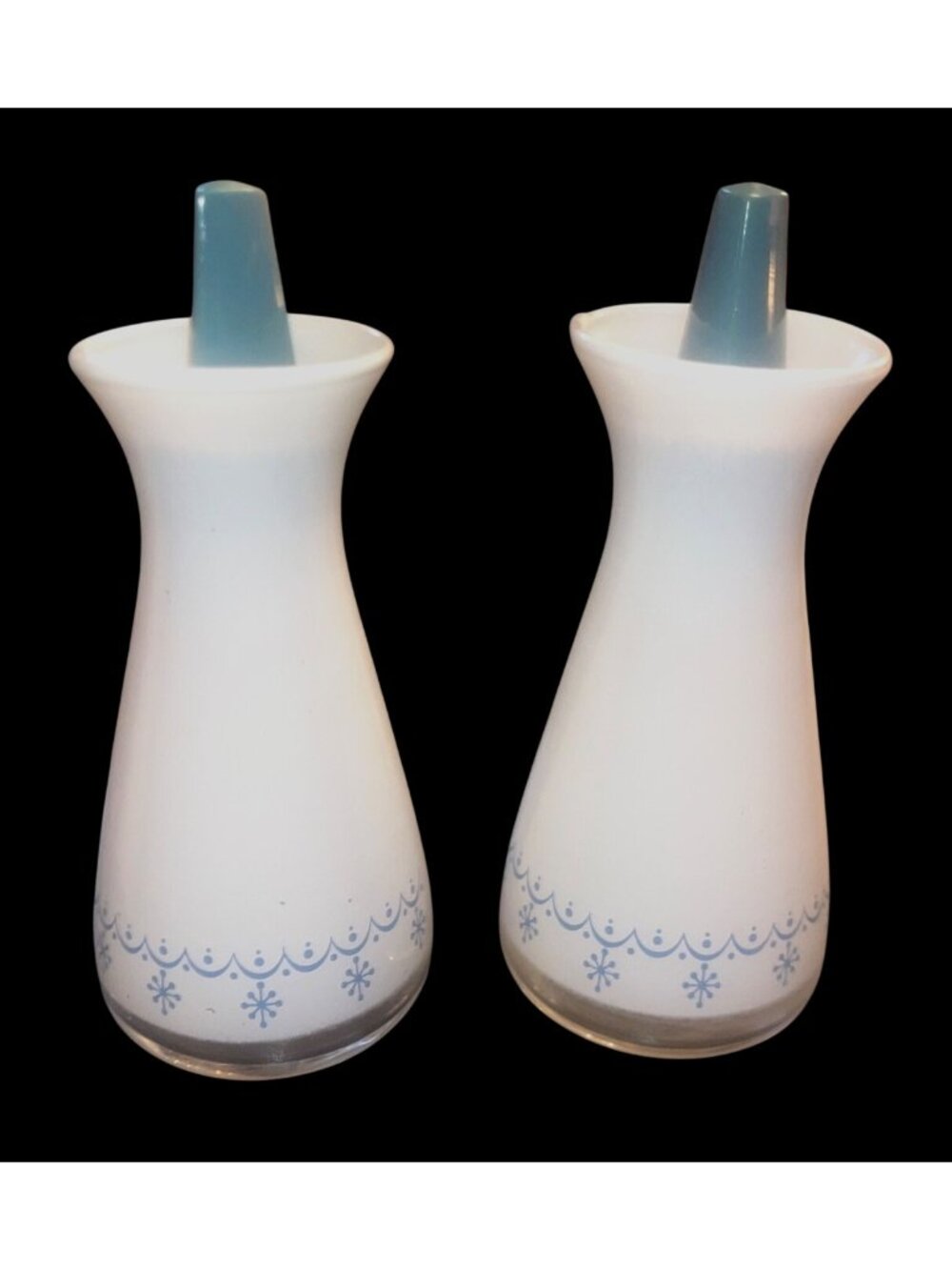 Vtg Pyrex Snowflake Garland Milk Glass Salt and Pepper Shaker Set MCM